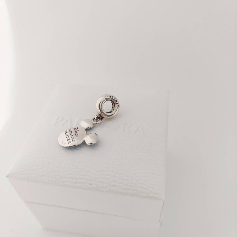 Pandora Vacation Club Member Globe Disney Mickey Disney Parks Charm - Picture 4 of 6